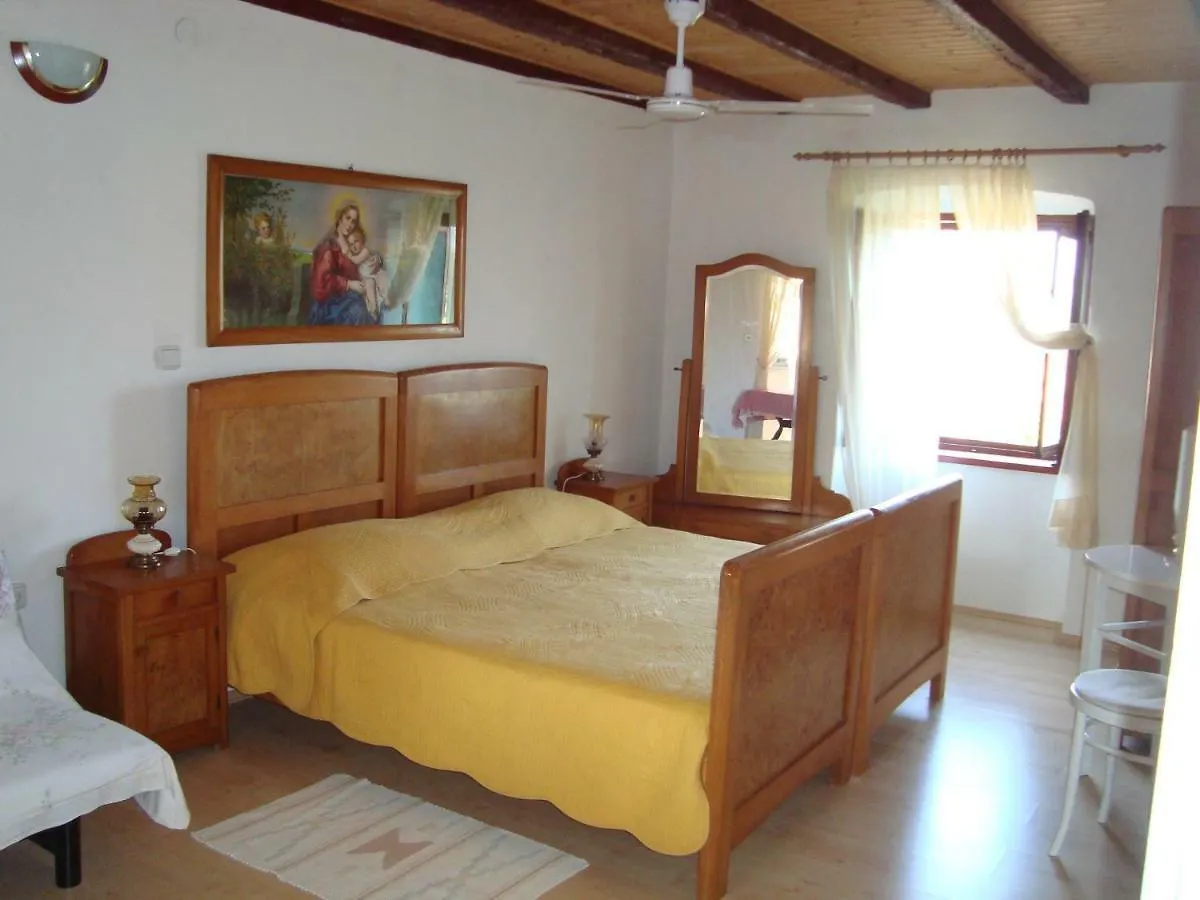Apartments Lovor 0*, Silba
