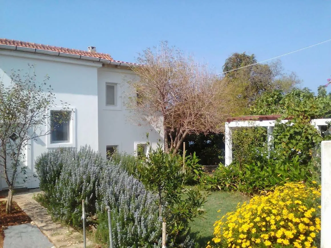Apartments Lovor 0*, Silba